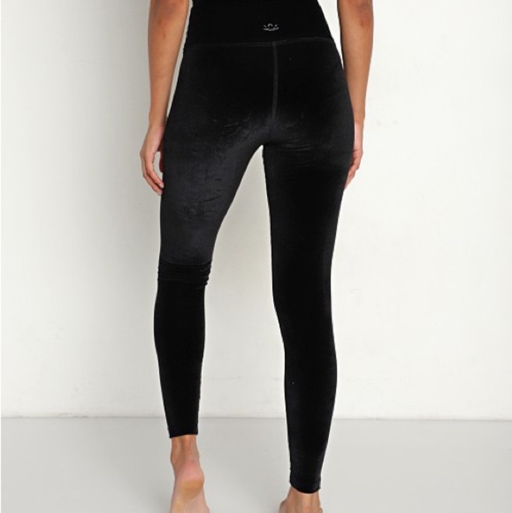 Beyond Yoga Charcoal Velvet Leggings